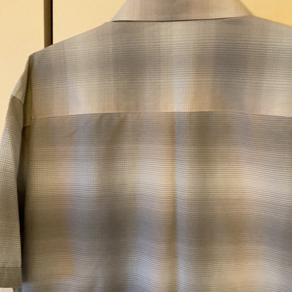 Men short sleeve classic button down shirt - Picture 4 of 5